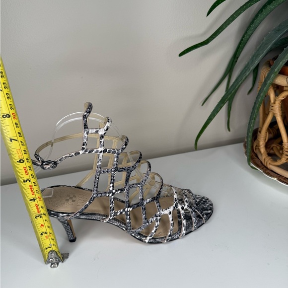Vince Camuto Snakeskin Gladiator Strappy Heels Sandals 2.5” Kitten Heel Sz 7.5M - Picture 10 of 11